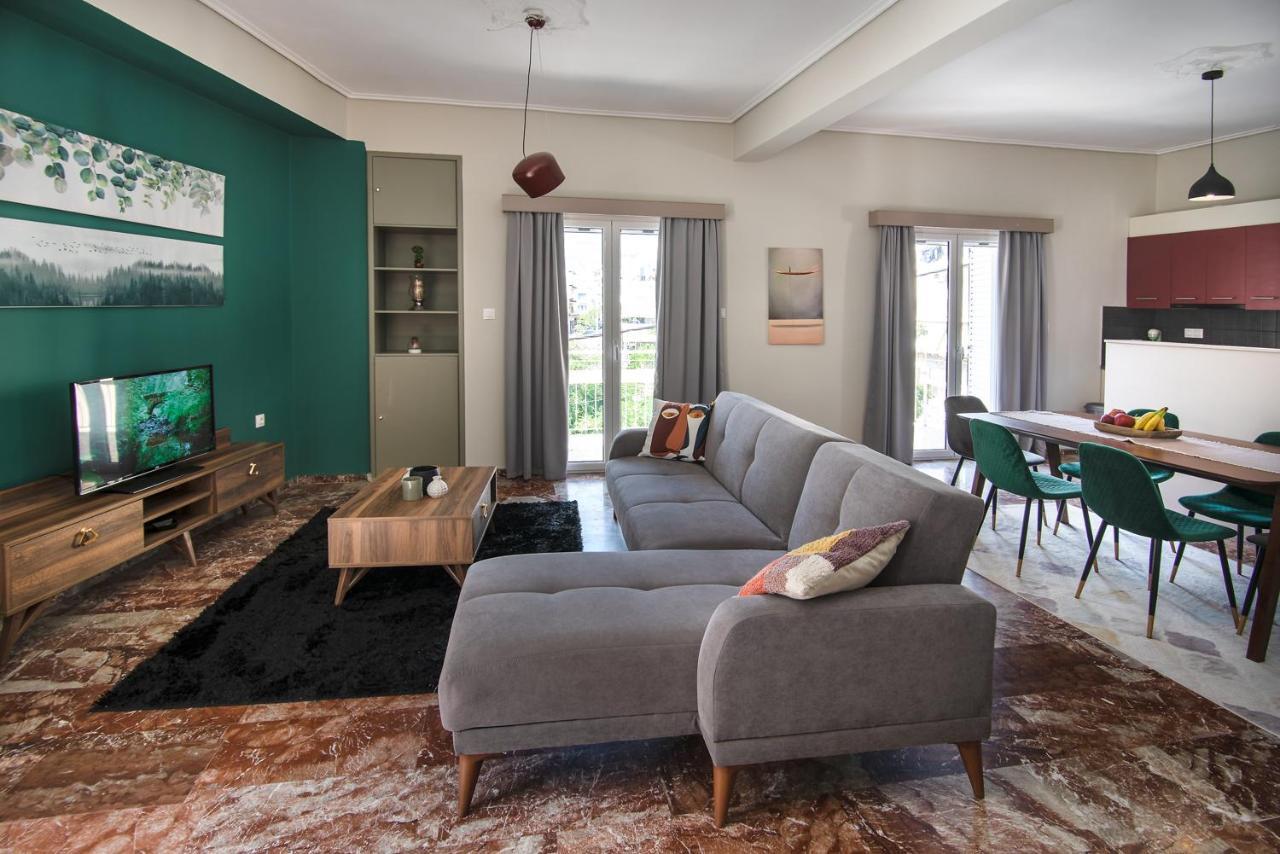 Emerald 110M2 Entire Floor Apt Steps To City'S Heart Kalamata Exterior photo